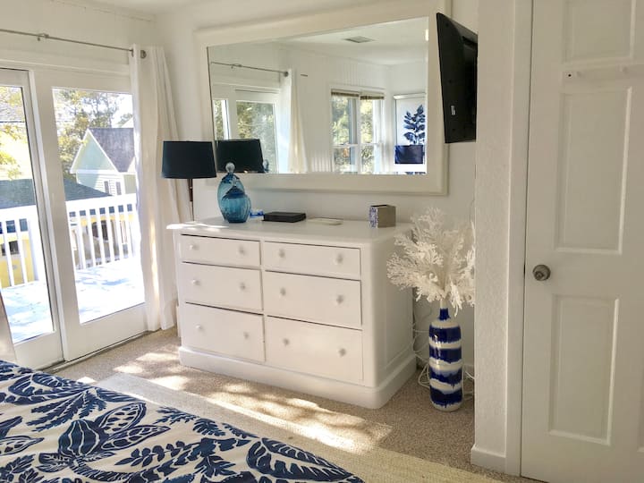 Suite del dormitorio principal del tercer piso - cama tamaño king