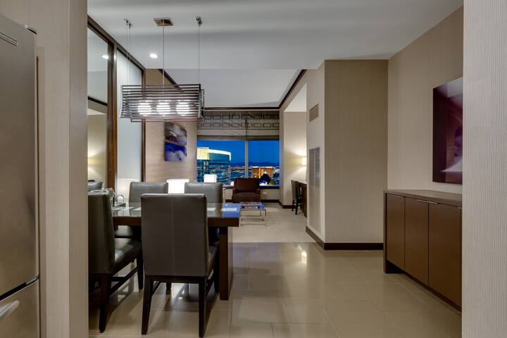 New Vdara 2 BR Suite! ★Highest Penthouse in Vegas! gallery image 2