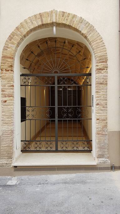 Ingresso principale palazzina
