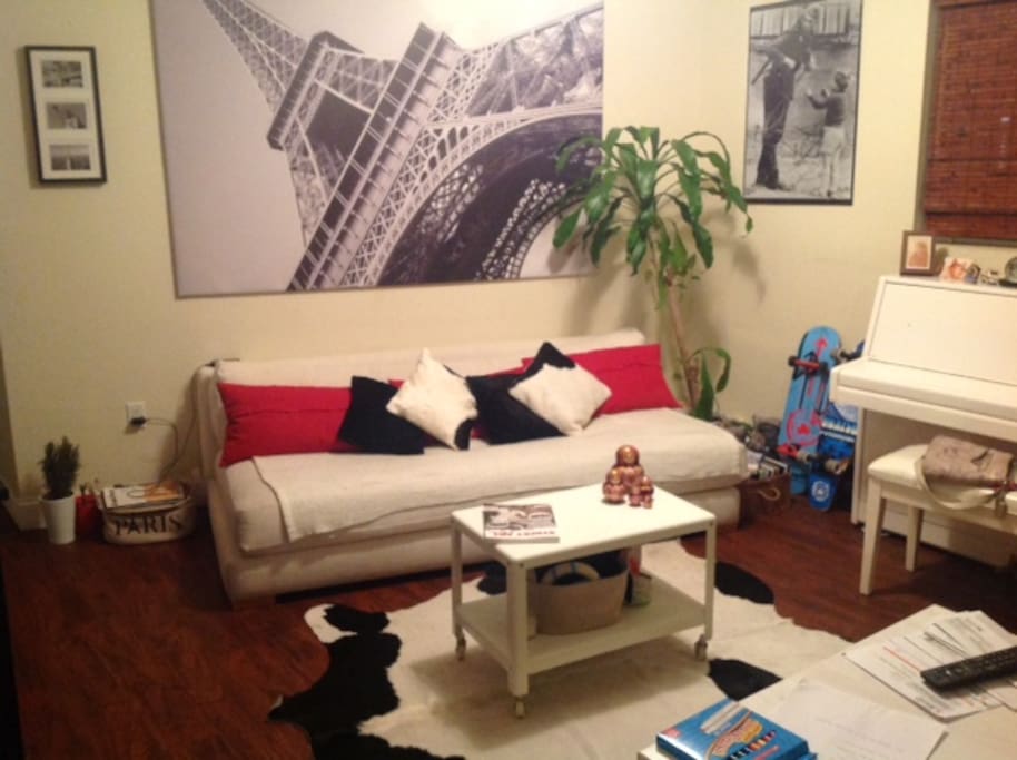 Living room & Piano