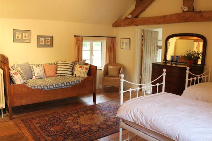 חדר שינה 2, עם שתי מיטות יחיד