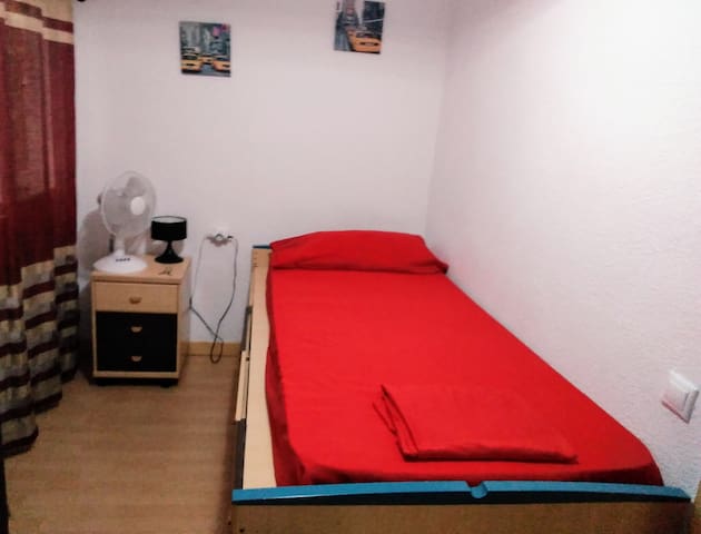 room in the center of Alicante