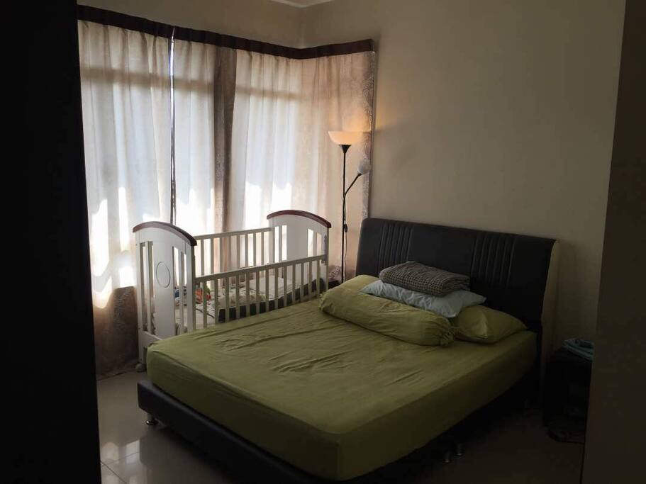 Baby cot up to 40kg or up to 6 year old. Big size cot with latex matress.