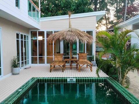 Noom private pool villa