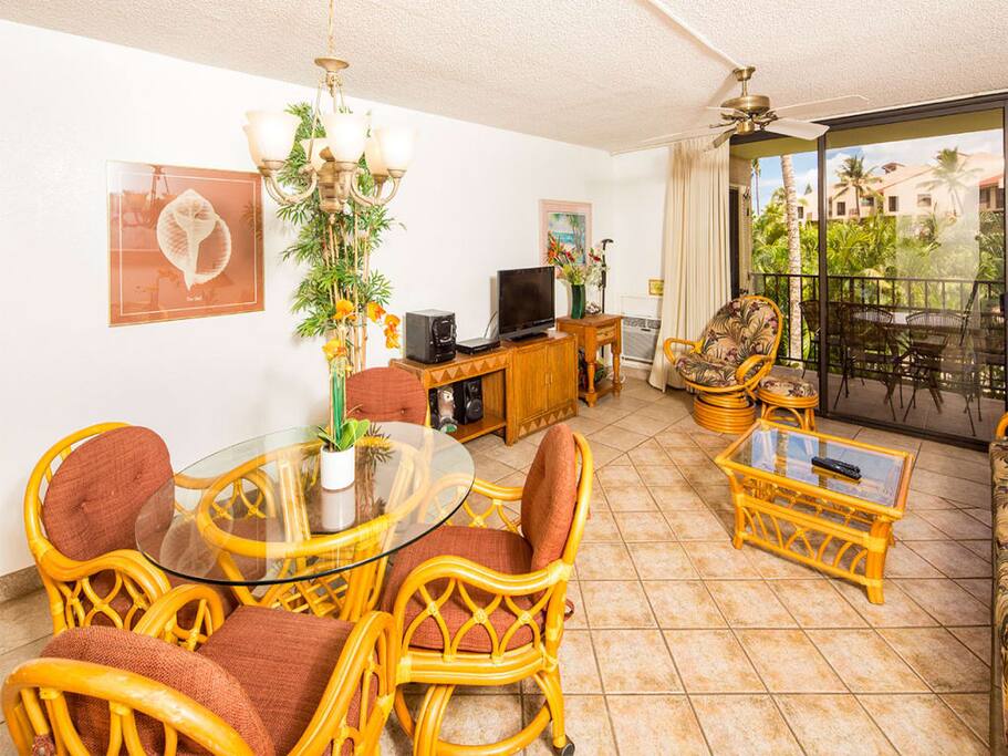 kamaole-2su-6210-living-room-01.jpg