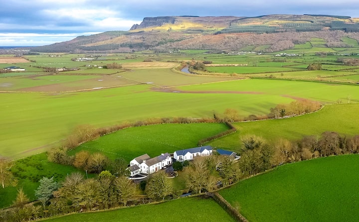 The Willows | Cherry Studio | Hot Tub| Families - Limavady