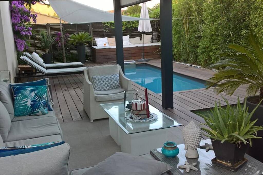 Salon extérieur pergola bioclimatique