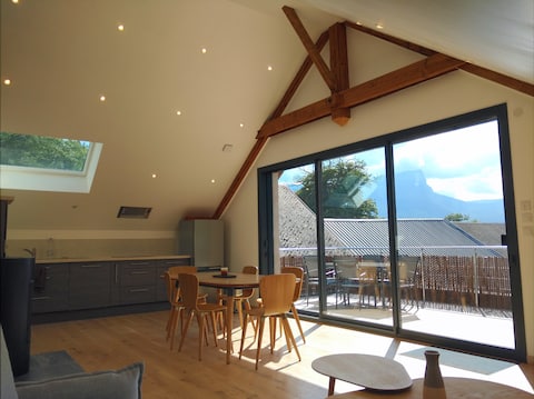 Clear and spacious cottage, overlooking the Chartreuse