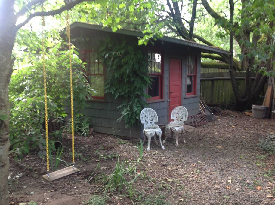 Welcome to THE HUT!