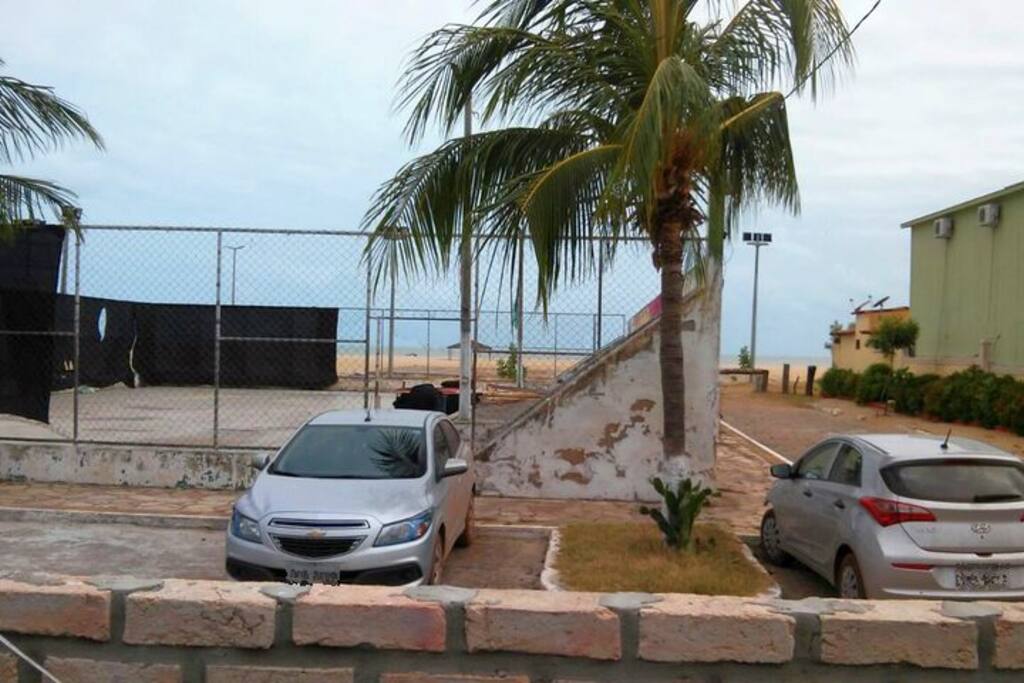 A praia fica a esta distância da casa!