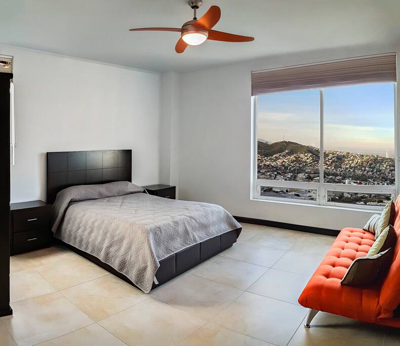 PH in Valle Oriente, private room plus sofa bed - Monterrey의 콘도에서 살아보기, Nuevo León, 멕시코