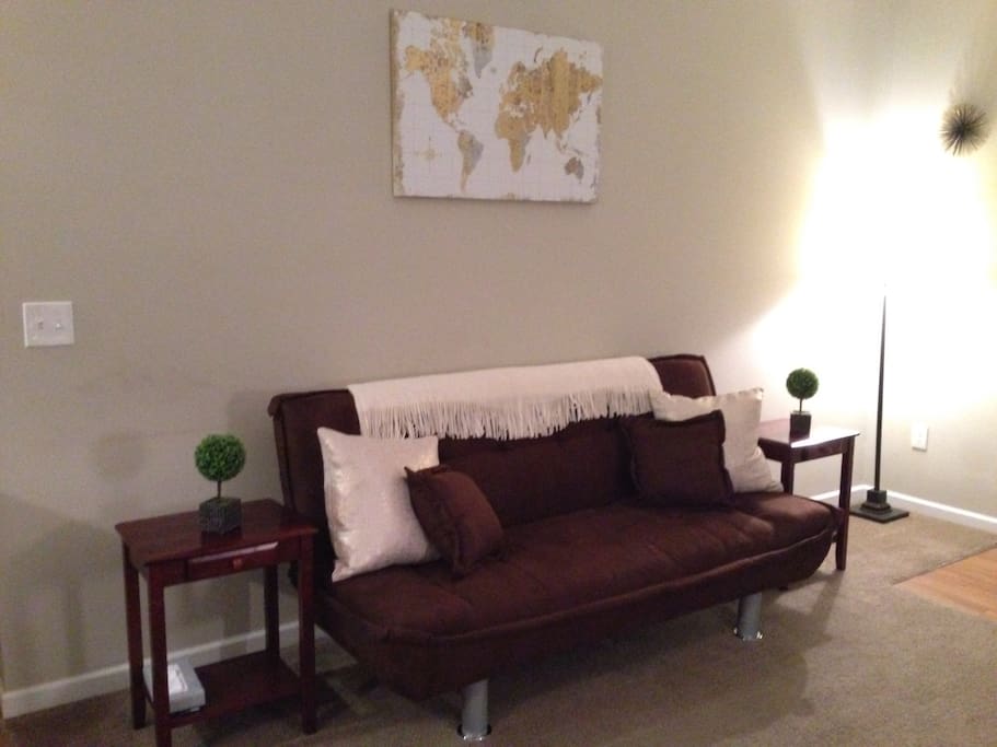 Enjoy Netflix/ fire stick movies while lounging on the cozy sofa bed. Cable ready (ESPN) etc.