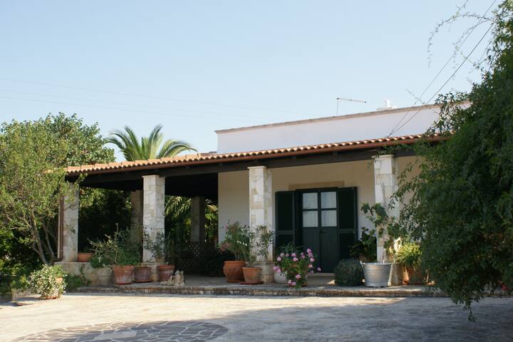 villetta con piscina in campagna gallery image 4