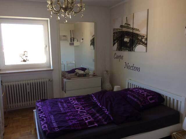 Cozy room for singles, couples or friends