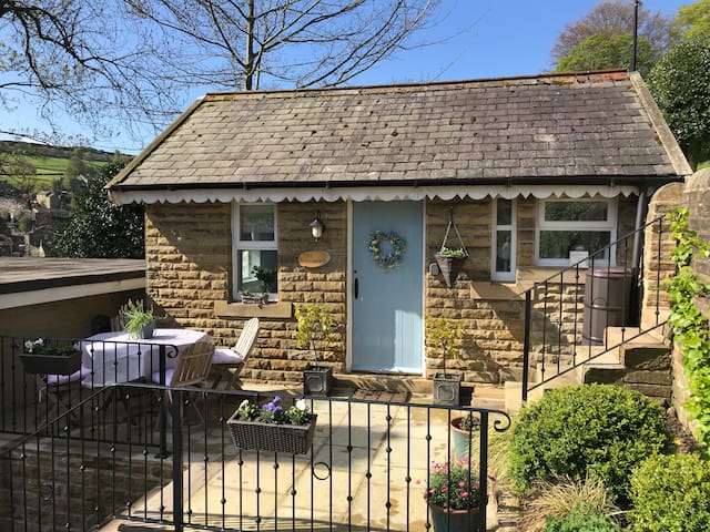 Airbnb Shepley Holiday Rentals Places To Stay England