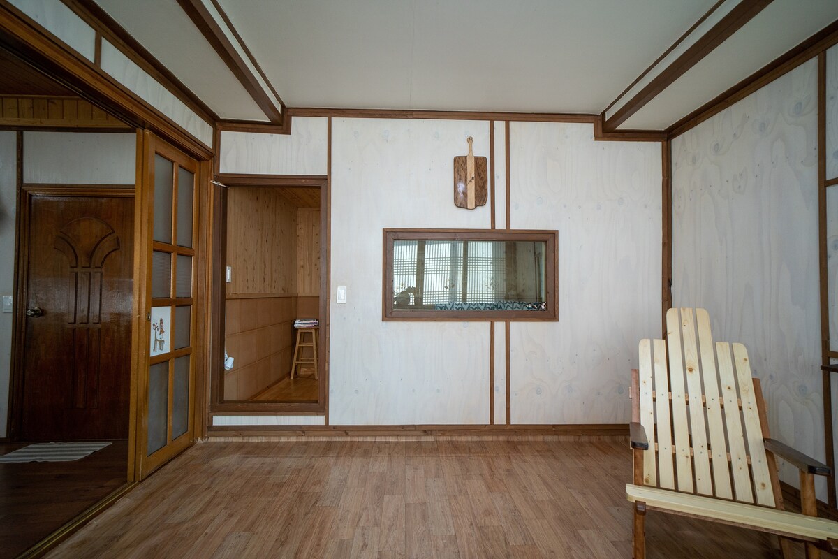 1 სართული დიდი ოთახი