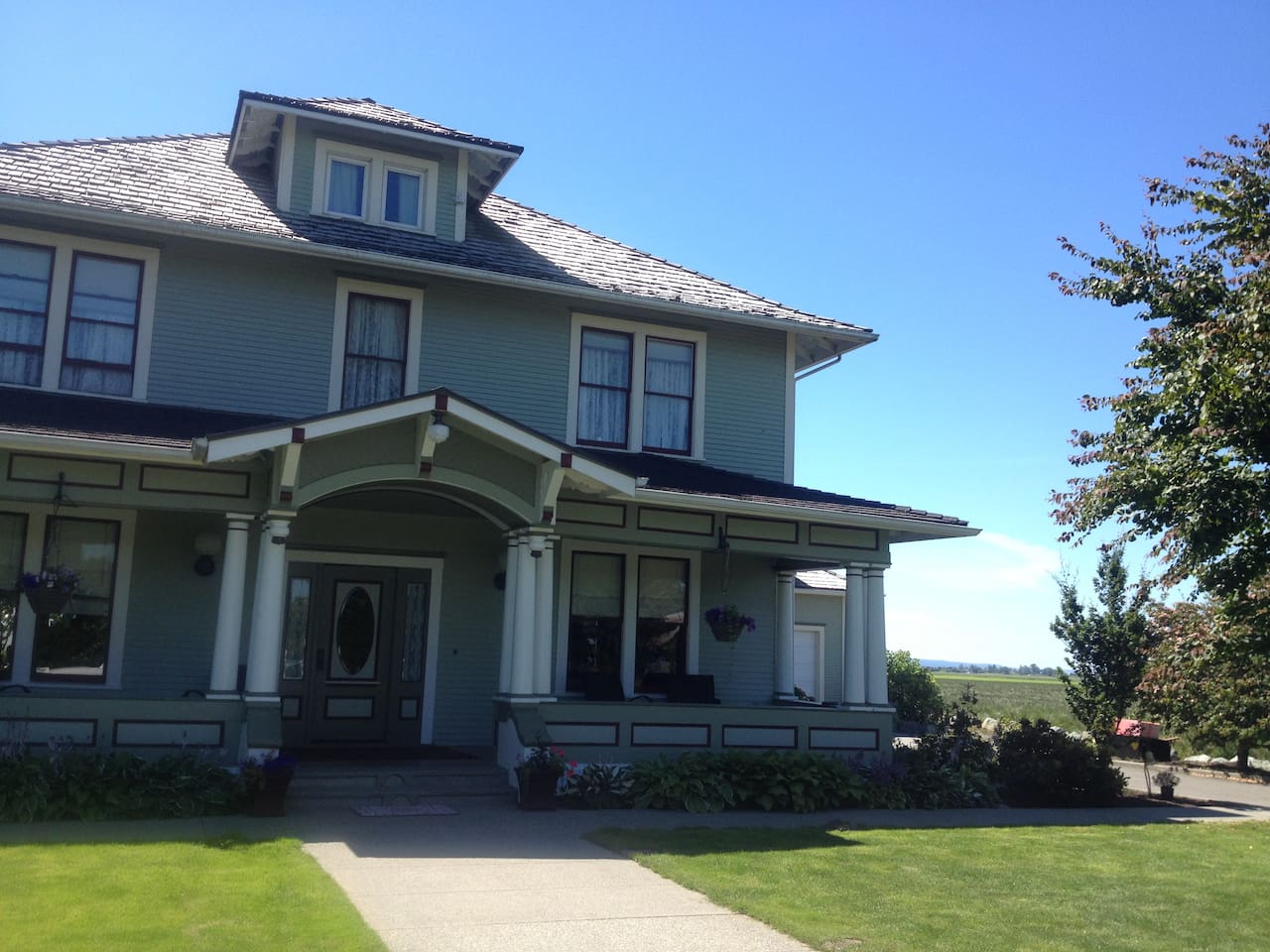 Historic Lady Florence Full House Houses For Rent In Stanwood