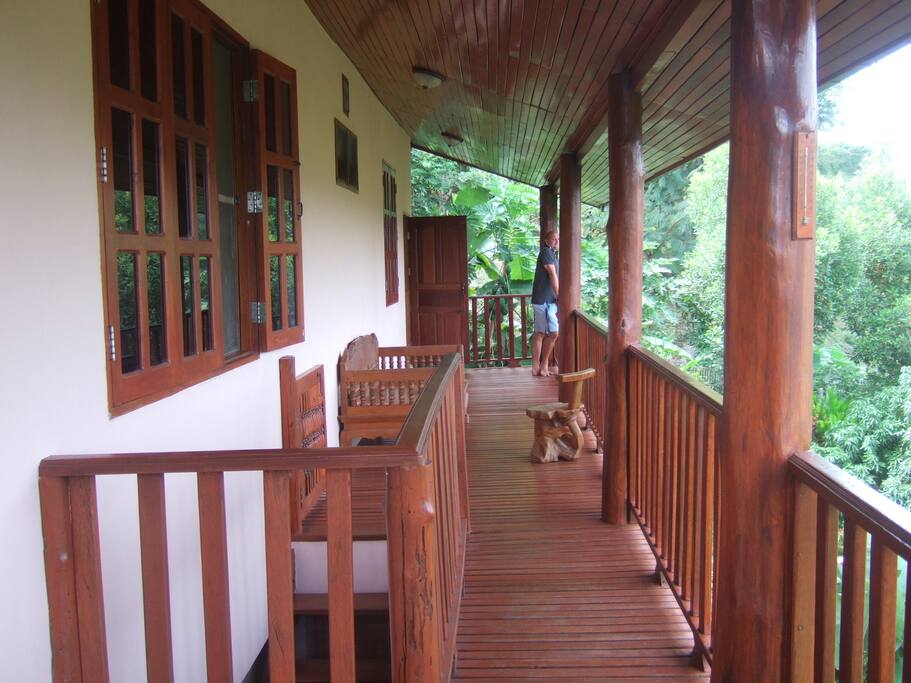 Large 14 metre long balcony