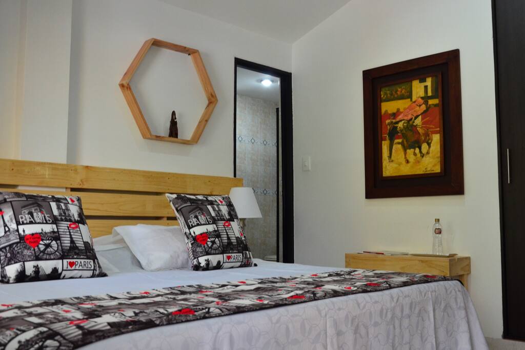 Cama king 2x2 habitación Orquidea