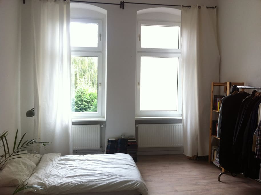 the sleeping/living room