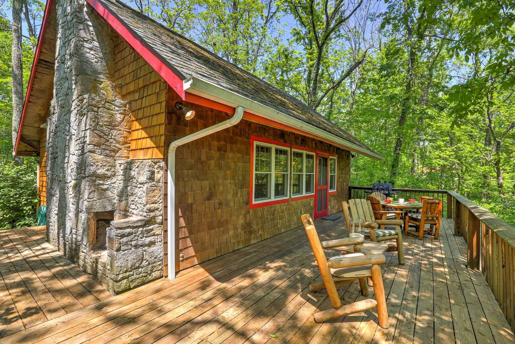 You can spend your days fishing on the pond behind the cabin, and your evenings stargazing from the large back deck.