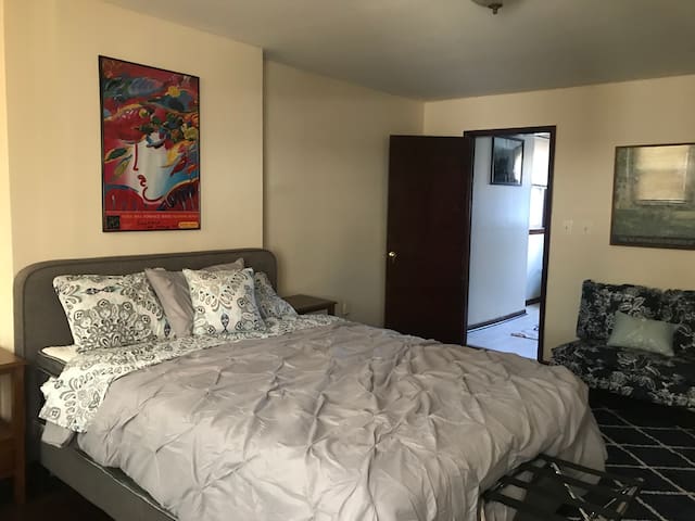 Private two-bedroom in Arts District @ Halsey55 gallery image 2