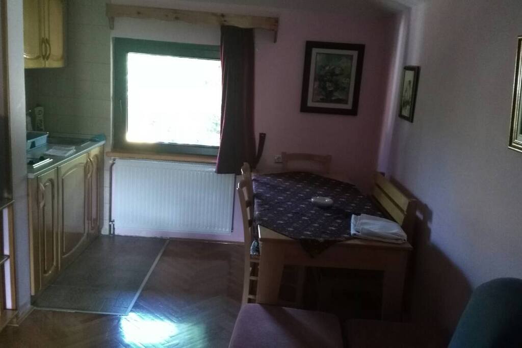 Trpezarija i kuhinja