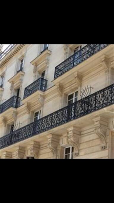 Building Entrance / Façade Immeuble