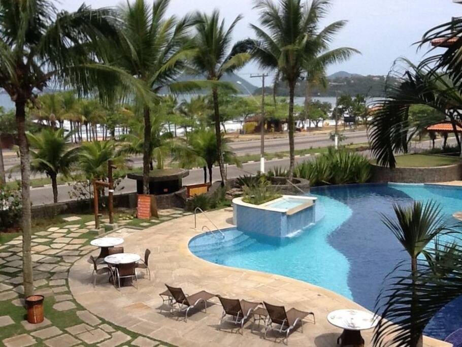 Vista da praia (em frente)