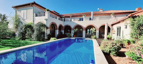 Sandmartins Winelands Little Italy Nr Franschhoek