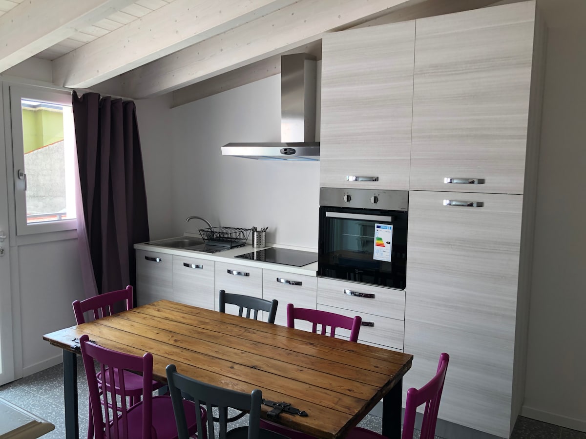 Top Airbnb: Close to Gardaland and Gardalake, for 8 Person in Castelnuovo Del Garda
