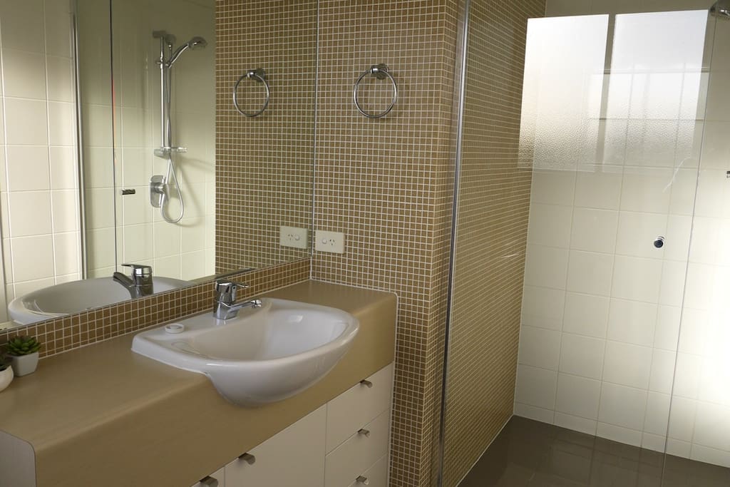 Ensuite bathroom includes all essentials