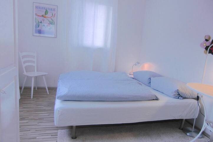 Helles Freundliches Gastezimmer Mit Bad Houses For Rent In Potsdam Brandenburg Germany