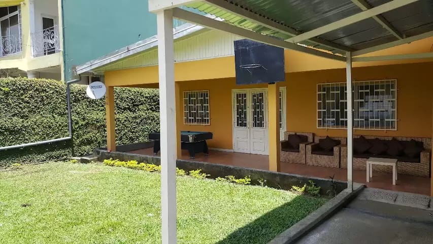 Belle maison , une petite oase bien equipee