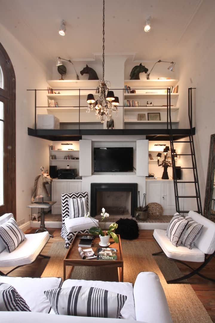 Four-bedroom apartment with restored cupola in Palermo