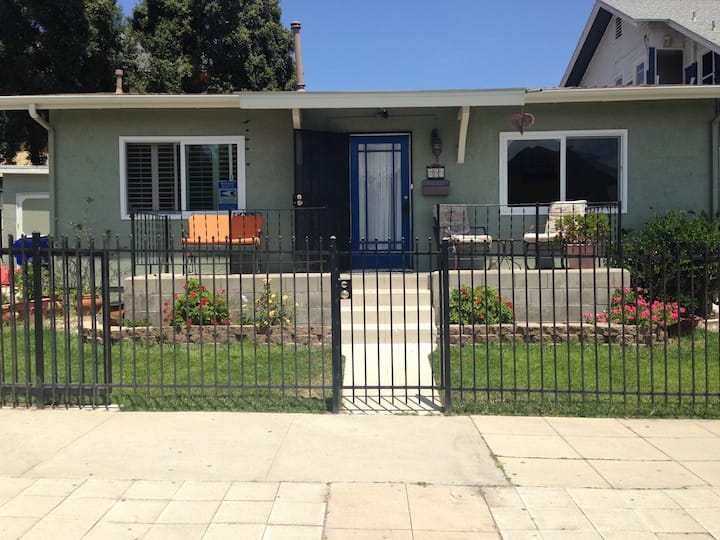 Charming Fully Furnished Studio 31+ Day Rent Only - San Diego, CA