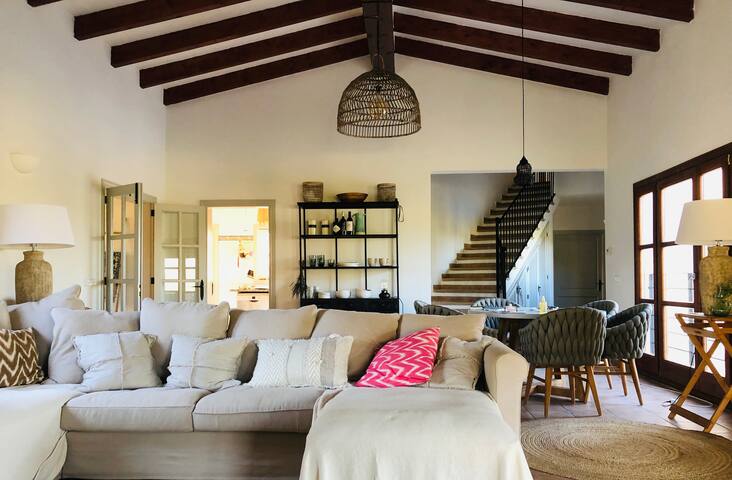 Wunderschöne Finca mit einmaligem Bergblick