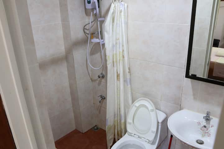 Badladz: Studio Condo for 4 People