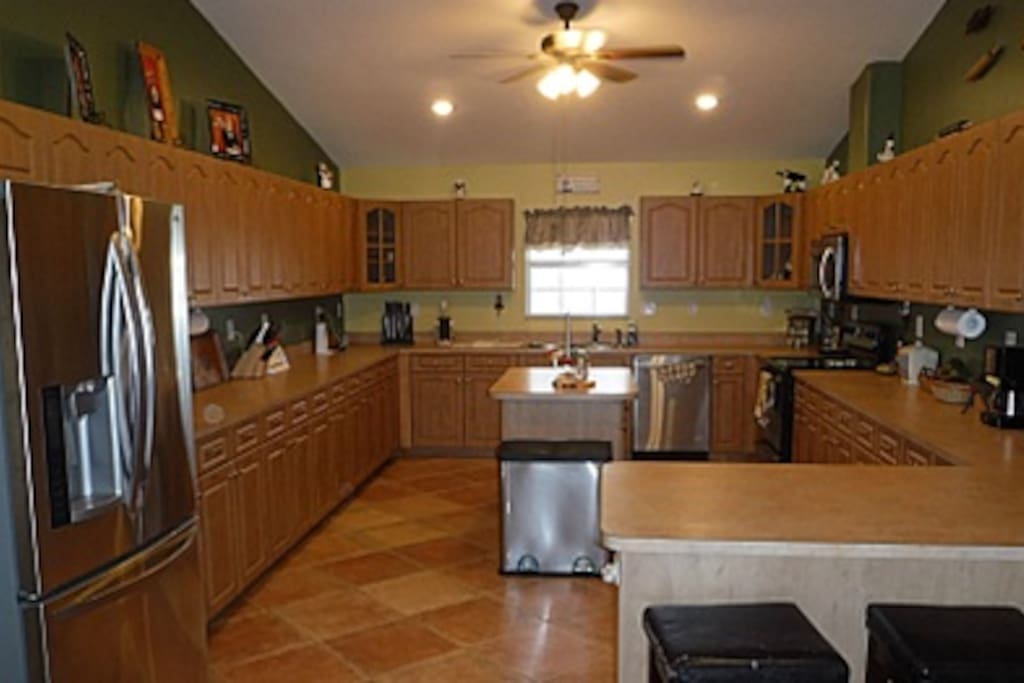 Kitchen - lots of tools