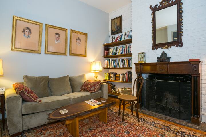 Historic East Village Townhouse gallery image 4