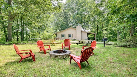 “Treetop Tranquility” Secluded 4 BR with hot tub