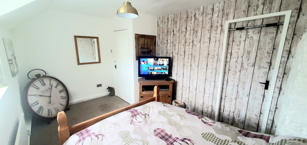 חדר שינה 2 (חדר חום)