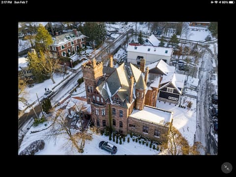Dream Location Celebrate you wedding in a Castle!