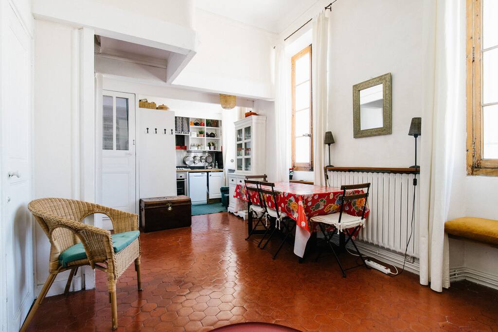 La pièce à vivre côté cuisine