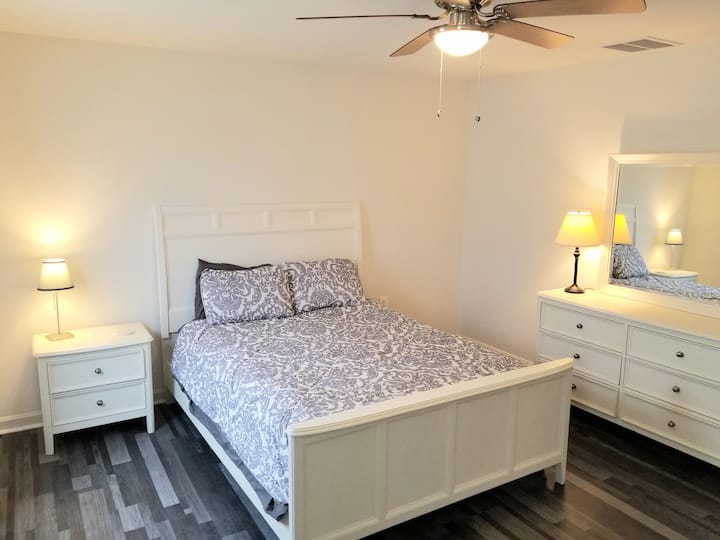 Spálňa na poschodí 2.