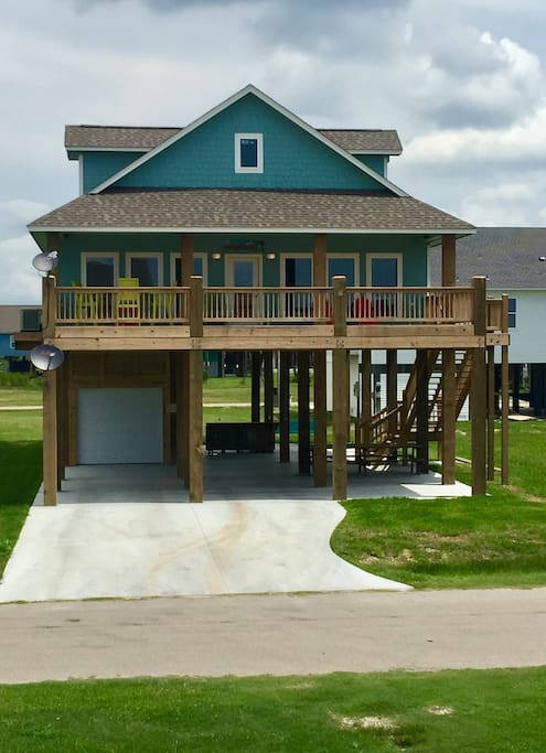 Holiday Hideaway Crystal Beach Tx Houses For Rent In Crystal Beach