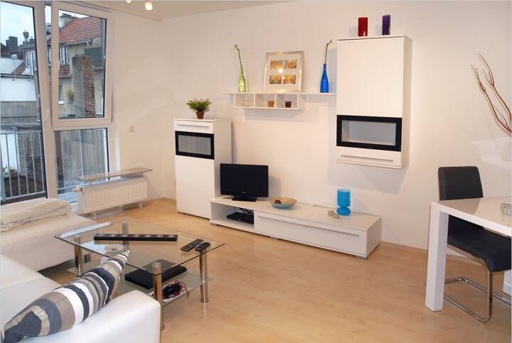 Ko Nahe Charmantes Studio Apartments For Rent In Dusseldorf Nordrhein Westfalen Germany