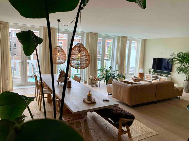 Lovely spacious apartment close to the beach!