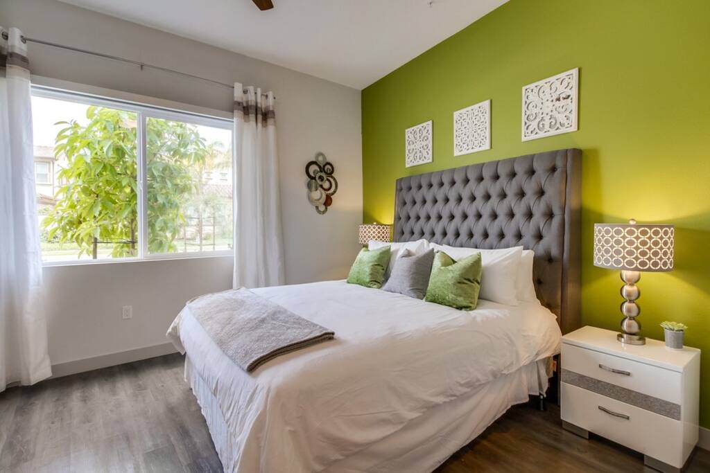 2nd Bedroom with King size bed