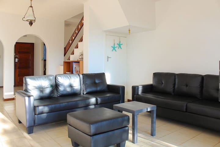 Airbnb Kwadukuza Vacation Rentals Places To Stay Kwazulu